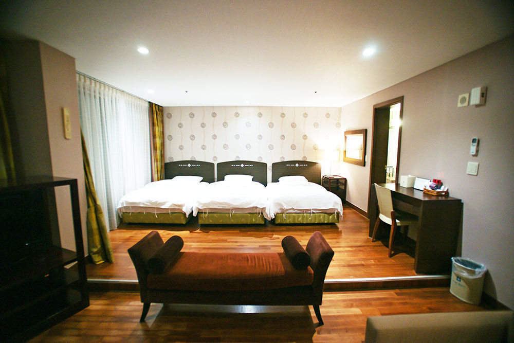Lake Hills Jeju Resort ซอกวีโพ ภายนอก รูปภาพ