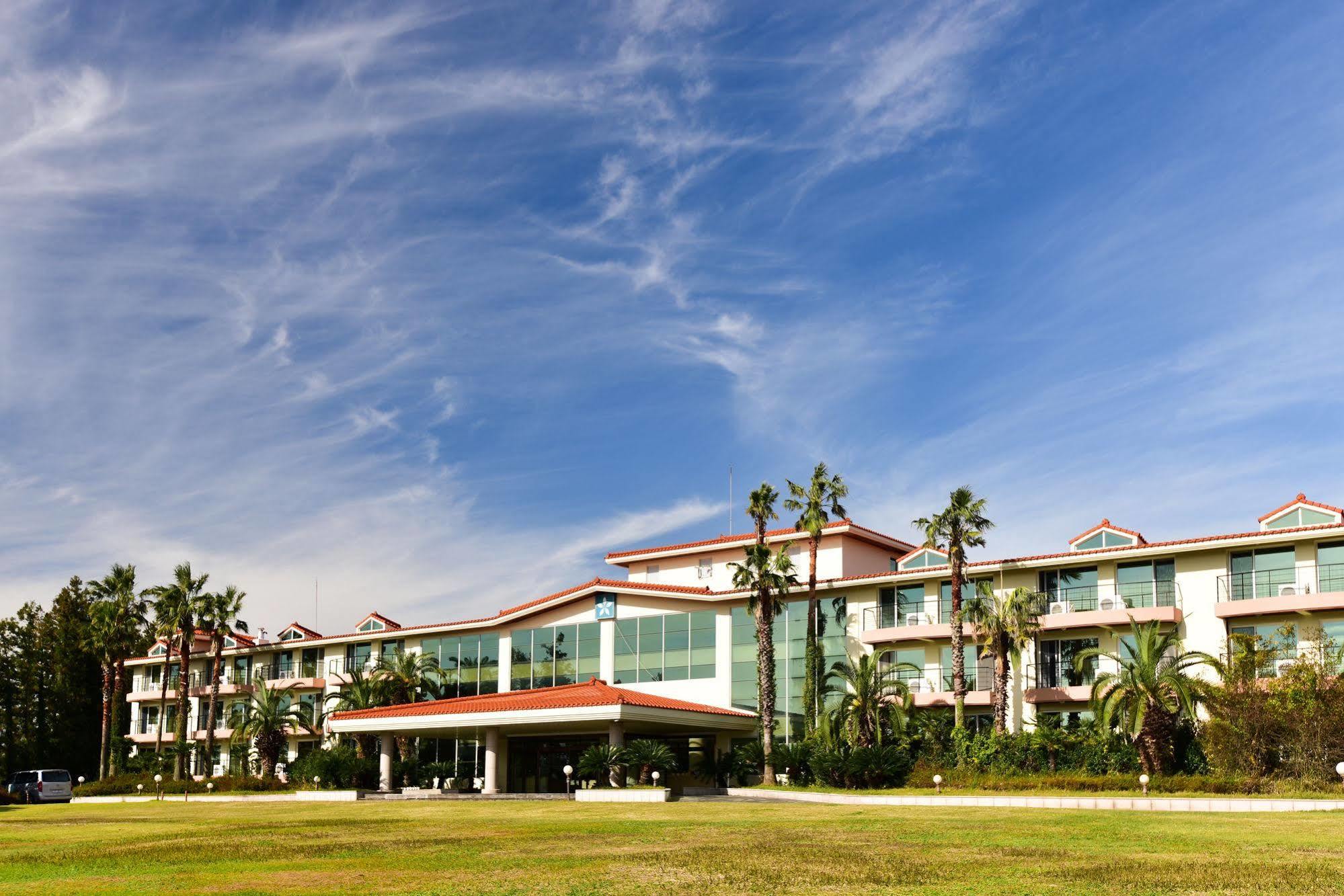Lake Hills Jeju Resort ซอกวีโพ ภายนอก รูปภาพ